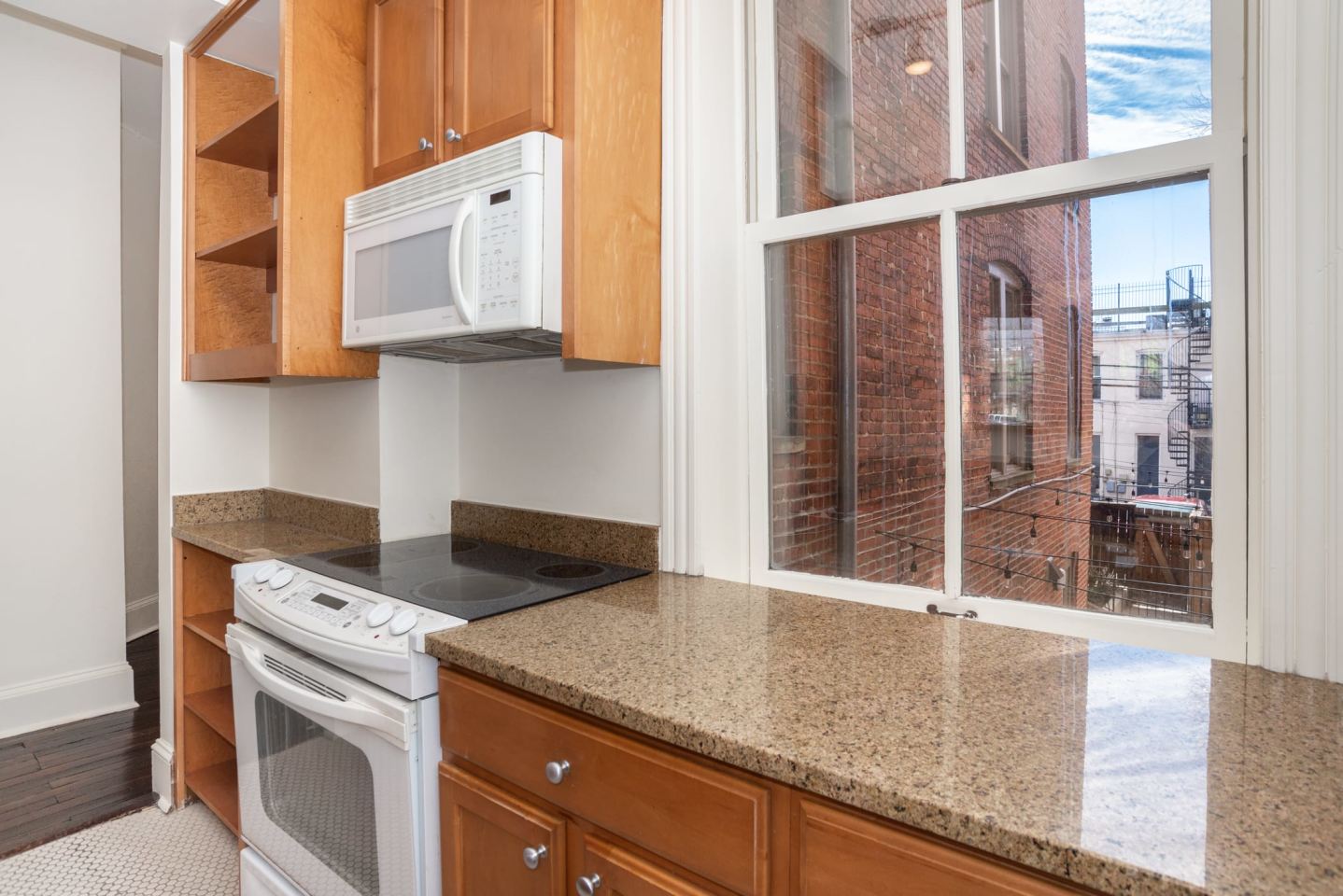 U Street Apartments Image 15