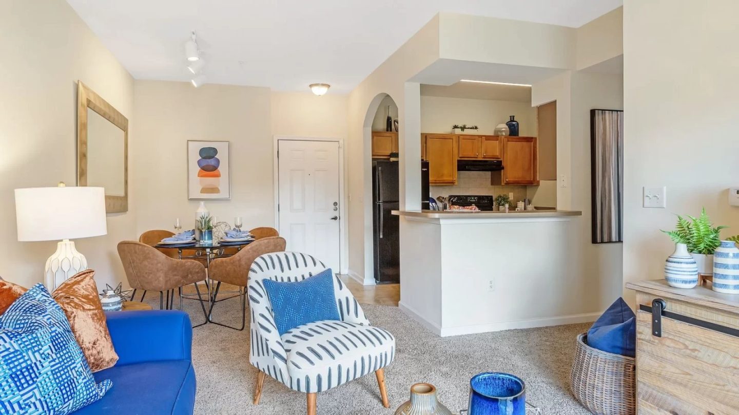 The Carlyle at Godley Station Apartment Homes Image 10