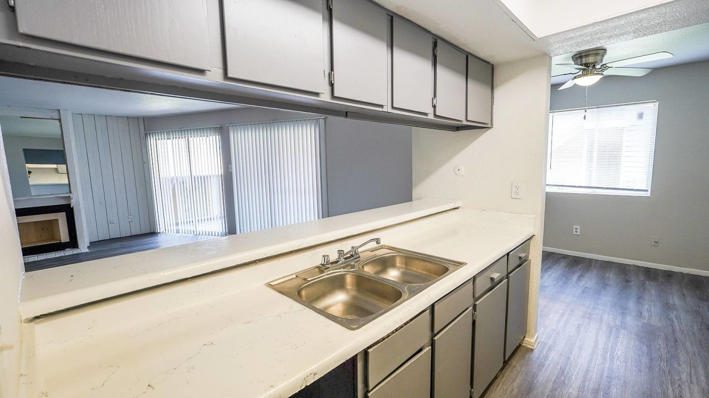 Trenton Place Image 22