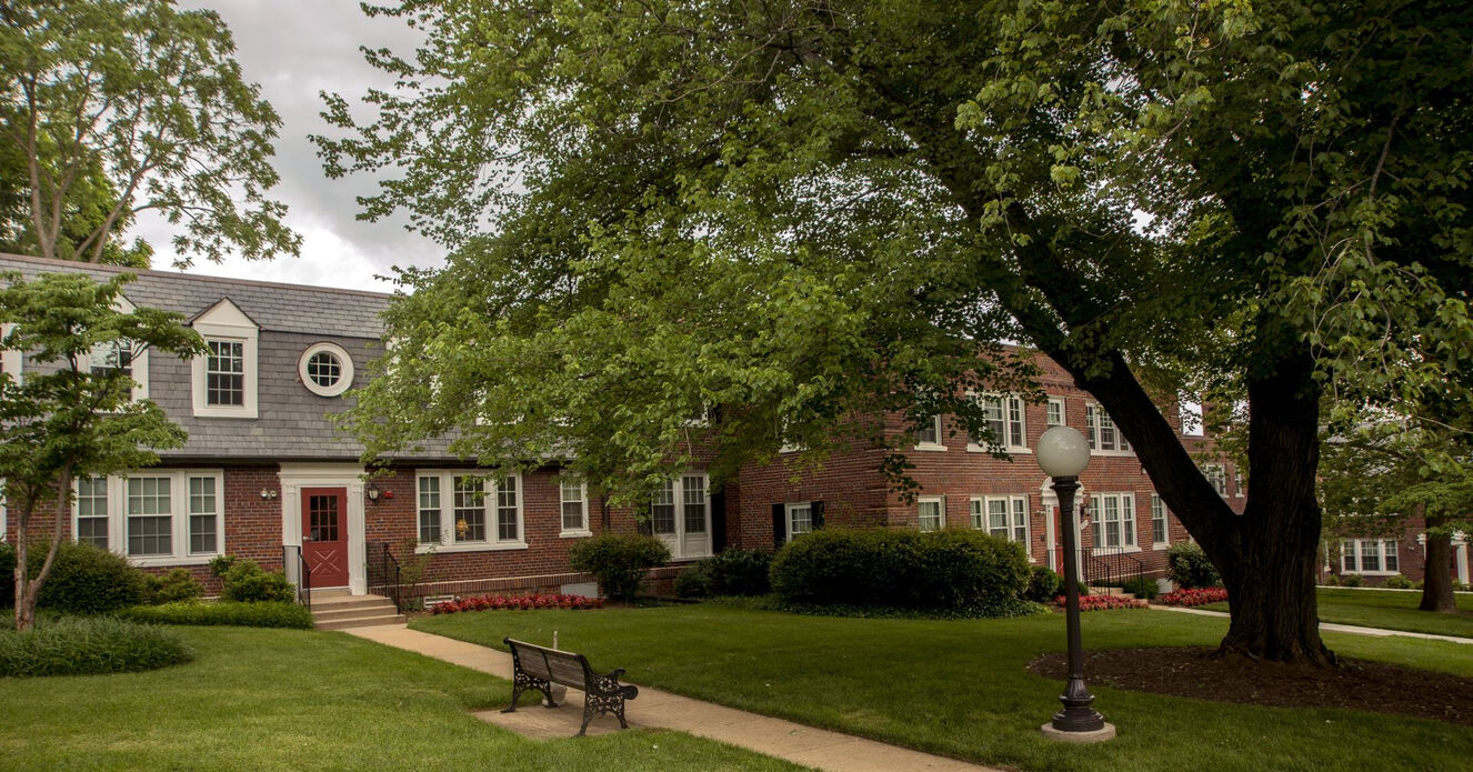 Colonial Village Apartments Image 29