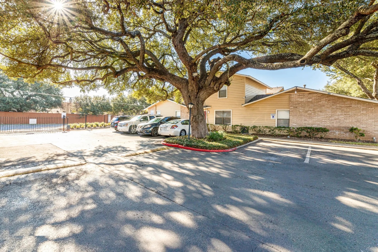 The Camaron Townhomes & Flats Image 12