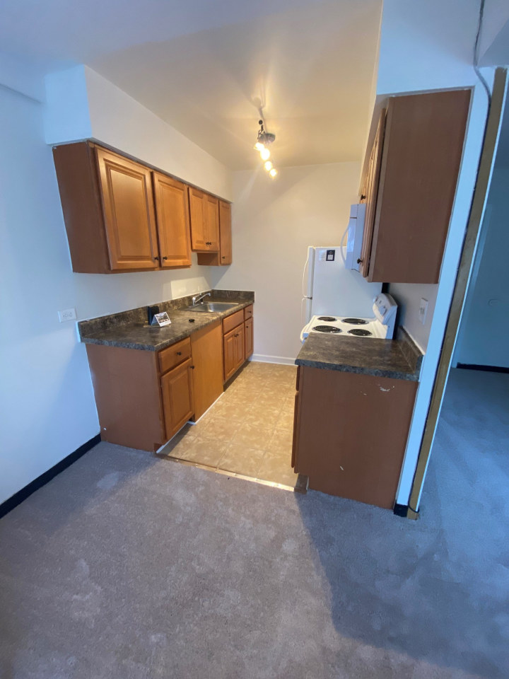 1701 Gordon Avenue - Student Housing Image 3