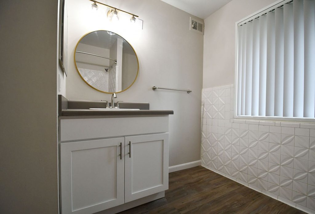 Regency Park Apartments Image 12