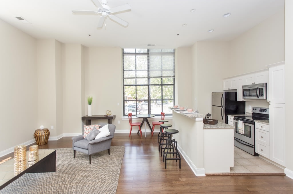 2100 Parkway Image 16