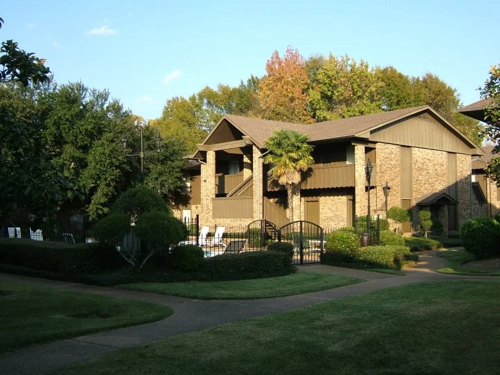 Willow Creek Apartments Image 4