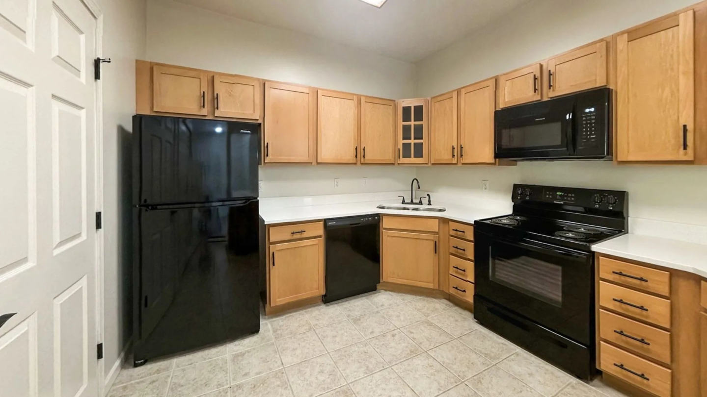 Meadow Creek Apartments Image 1