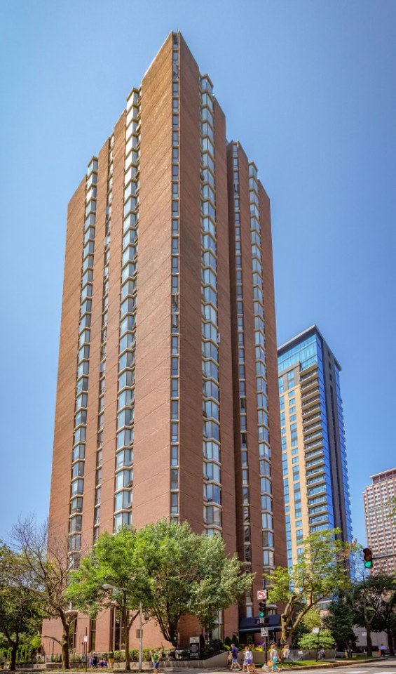 55 West Chestnut Image 19