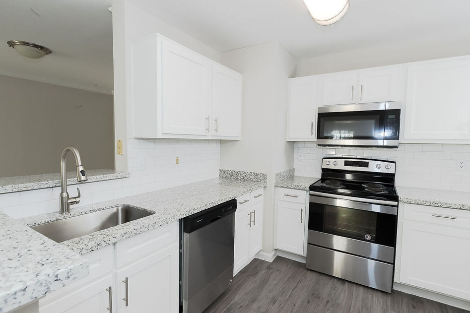 Lakeview Apartments Image 8