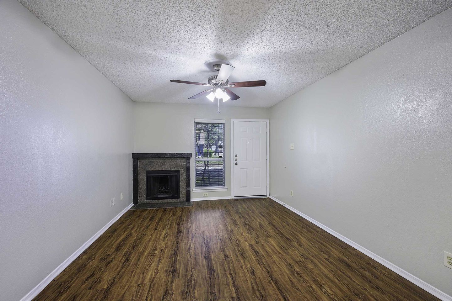 Parkwood Plaza Townhomes Image 4