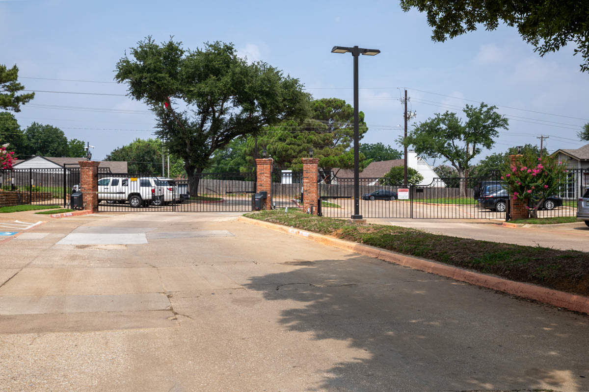 Village Green of Bear Creek Apartments Image 39