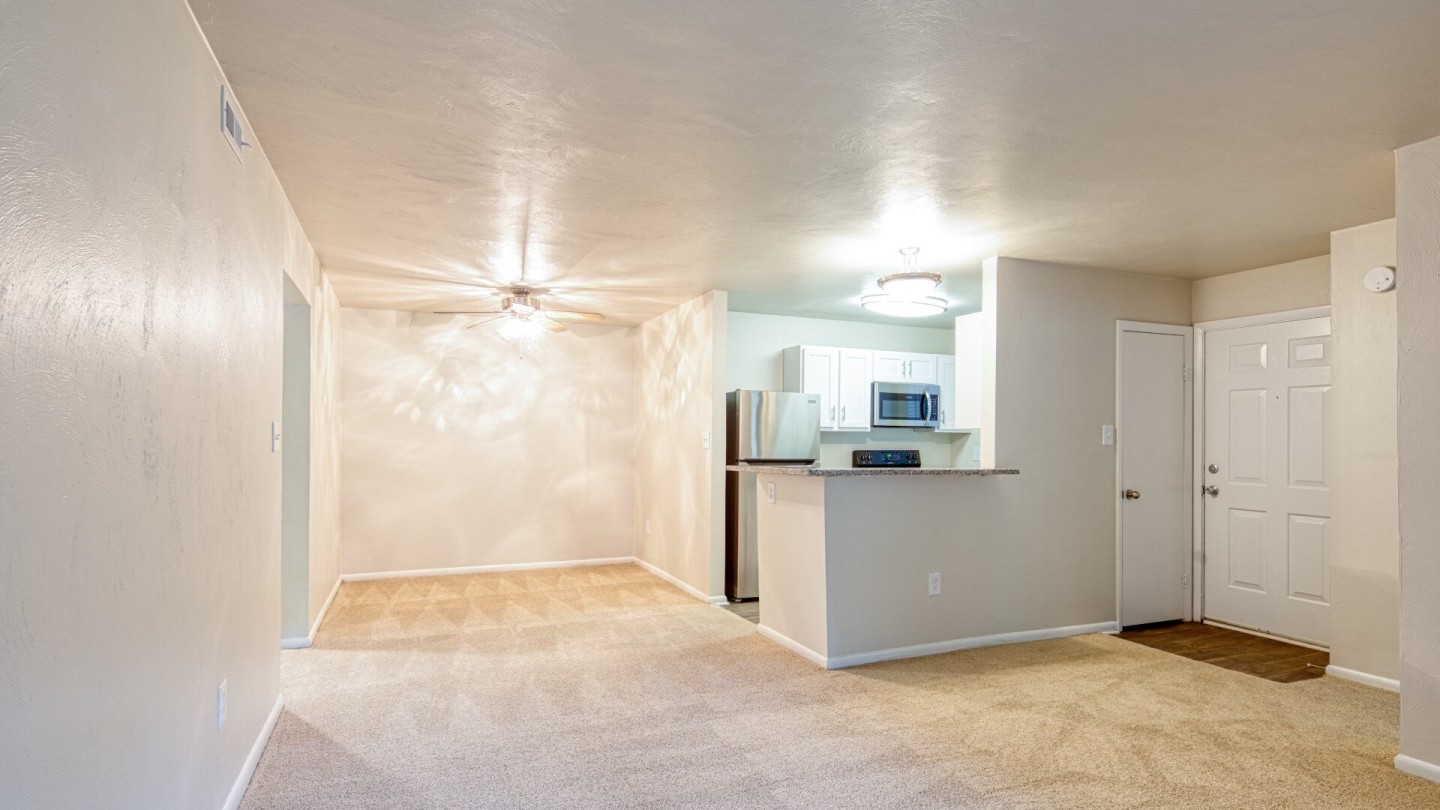 One Central Apartment Homes Image 9