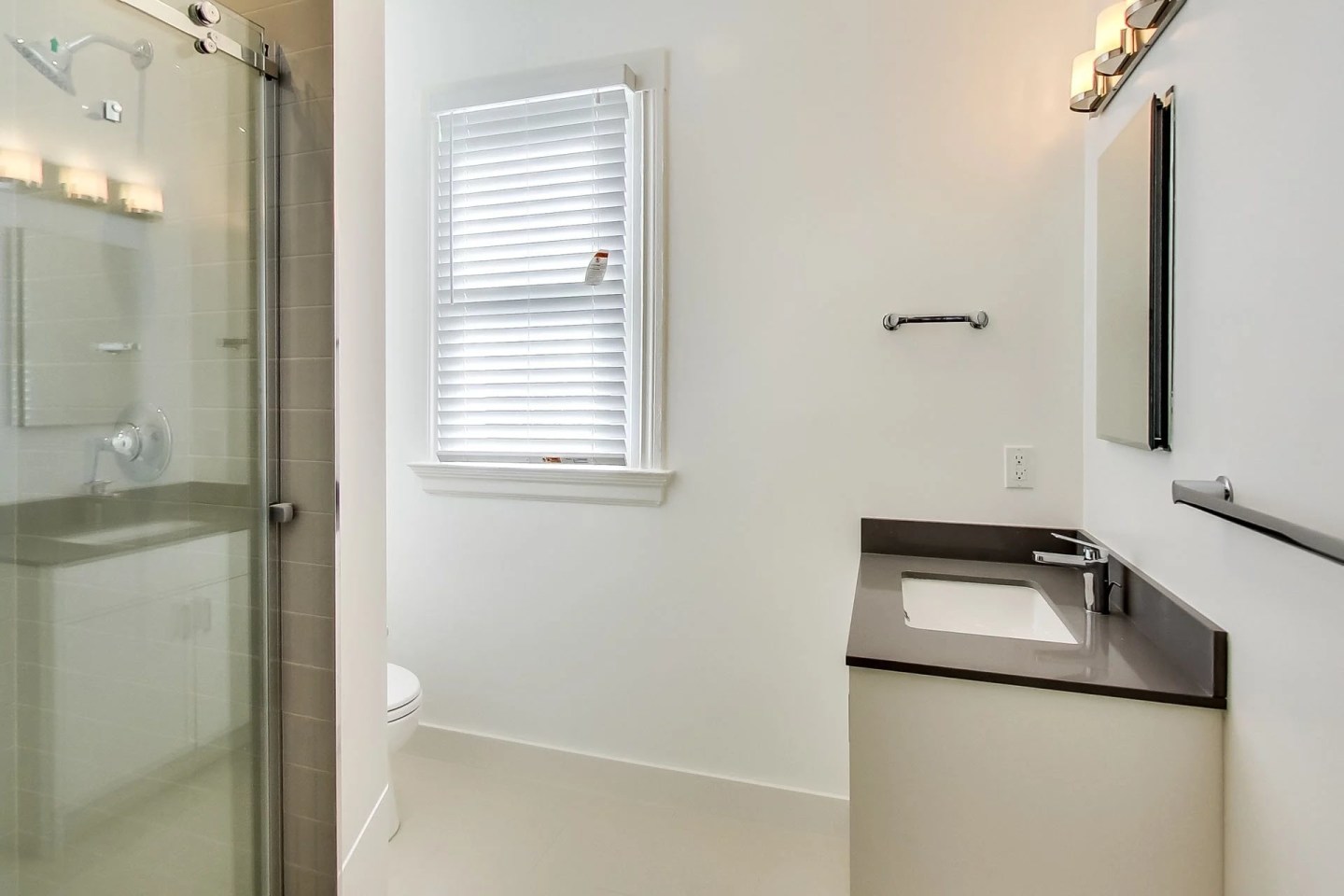 322 STANYAN Image 13