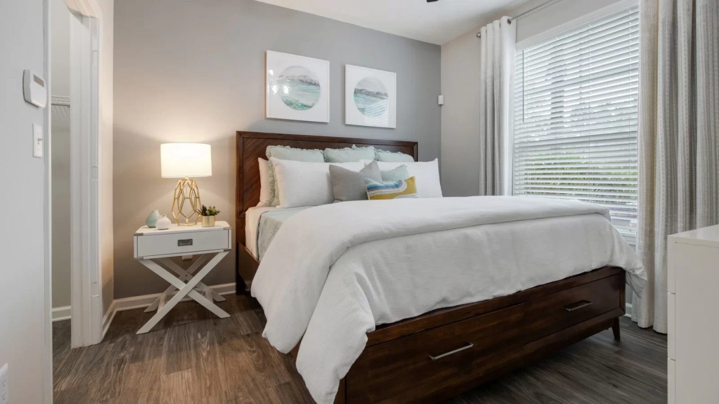 The Carlyle at Godley Station Apartment Homes Image 12
