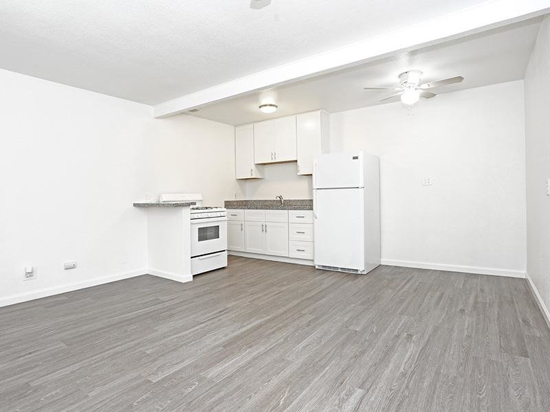 Sur Apartments Image 7
