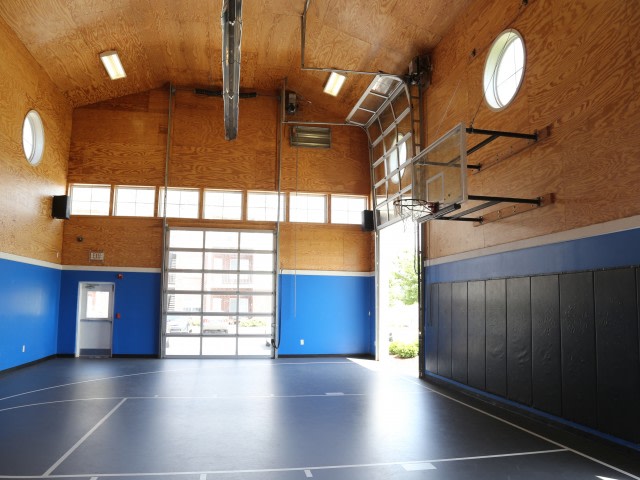Yugo Lexington Campus Court Image 7