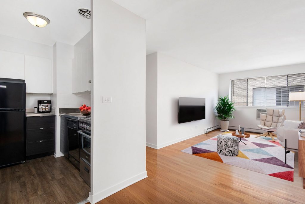 537 West Melrose Image 4