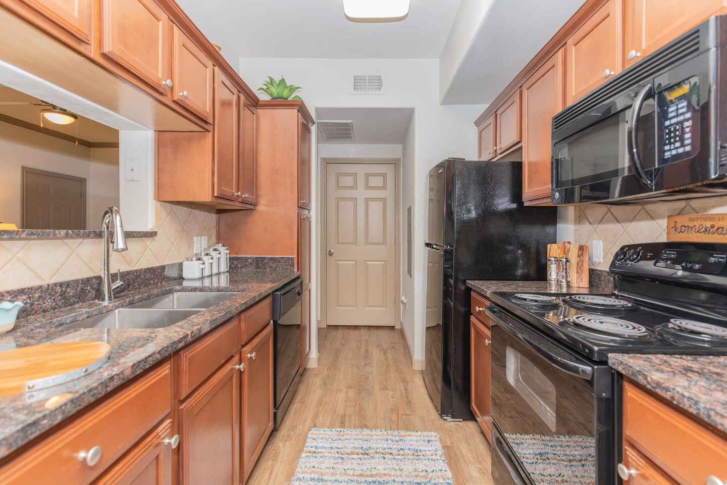 Eaglebrook Apartments Image 1