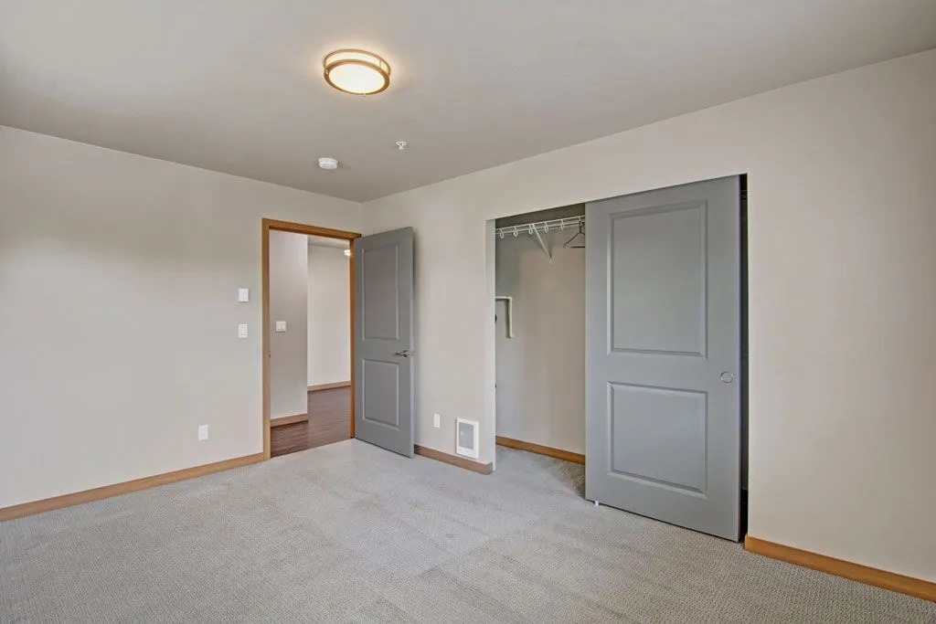 Insignia Apartment Homes Image 9