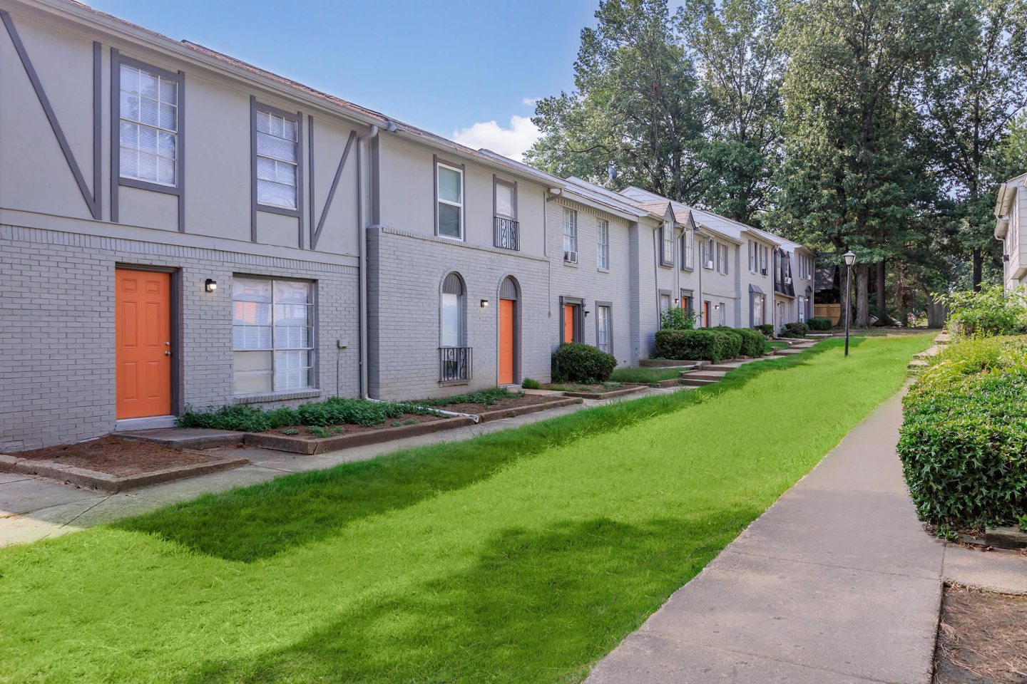 Emerald Pointe Apartments Image 12