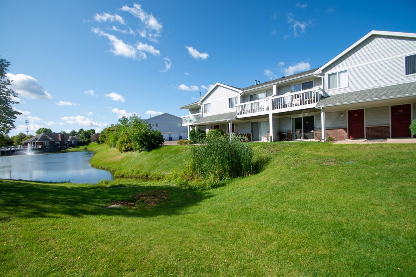 Lexington Apartments & Townhomes Image 9