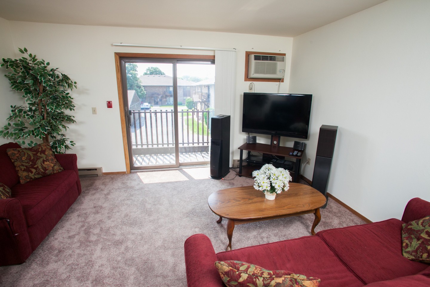 Applegate Apartments Image 4