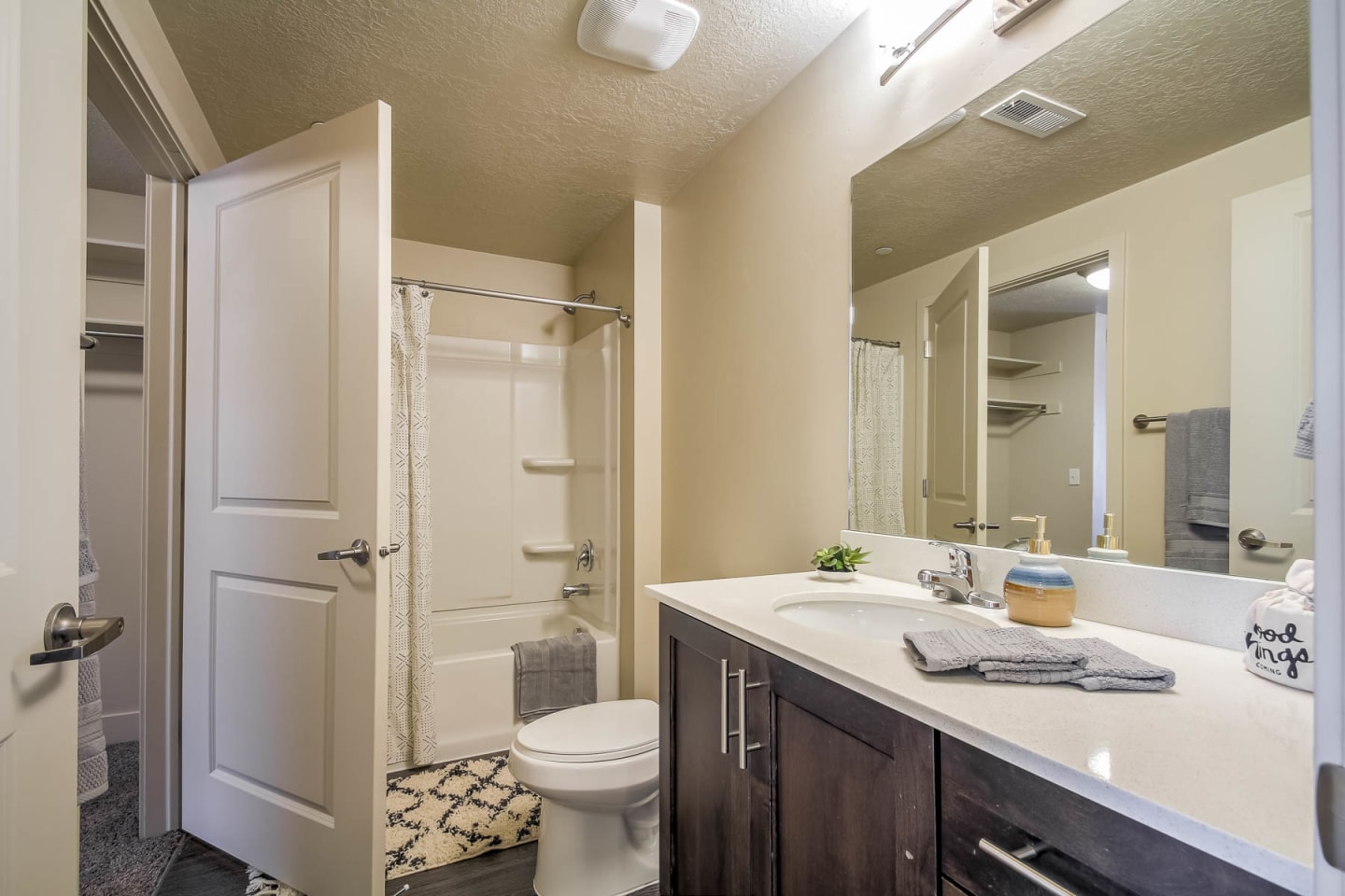 Canyon View Crossing Apartments Image 6