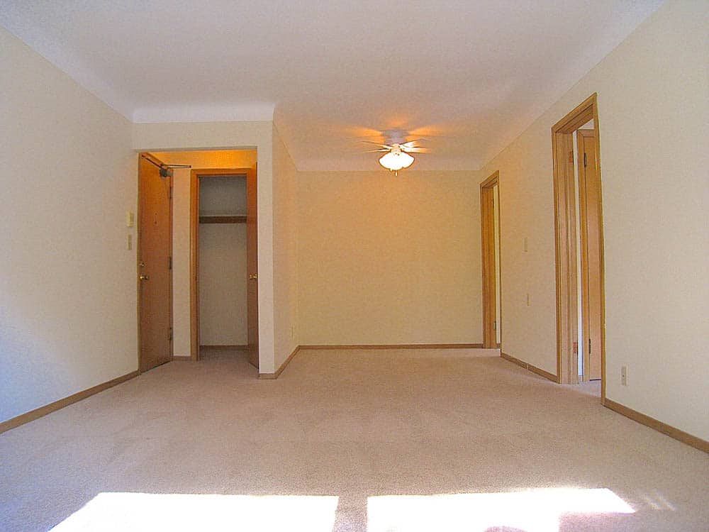 Ford Parkway Apartments Image 3