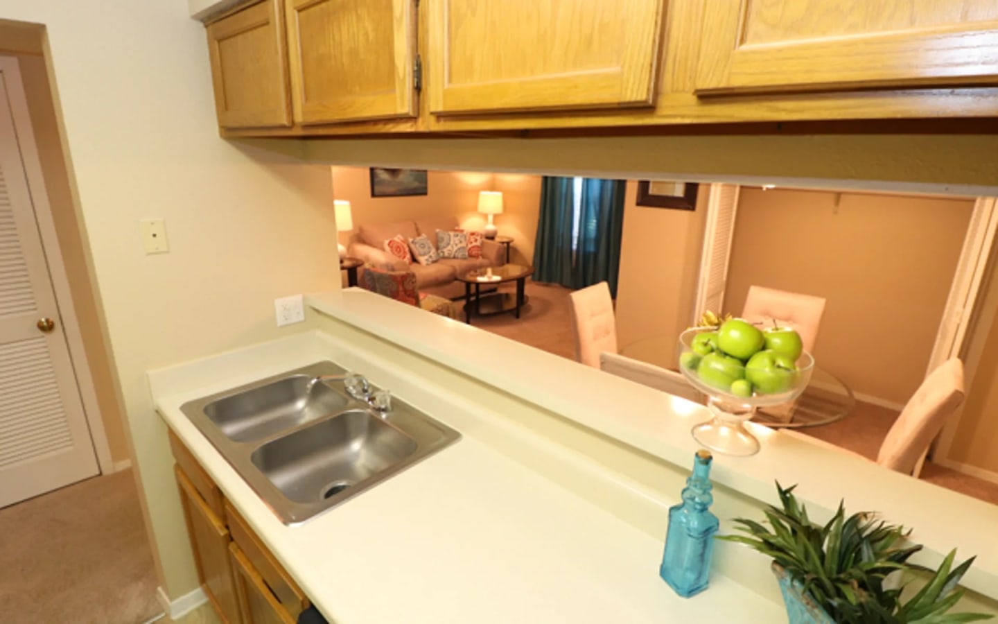Sommerset Apartments Image 9
