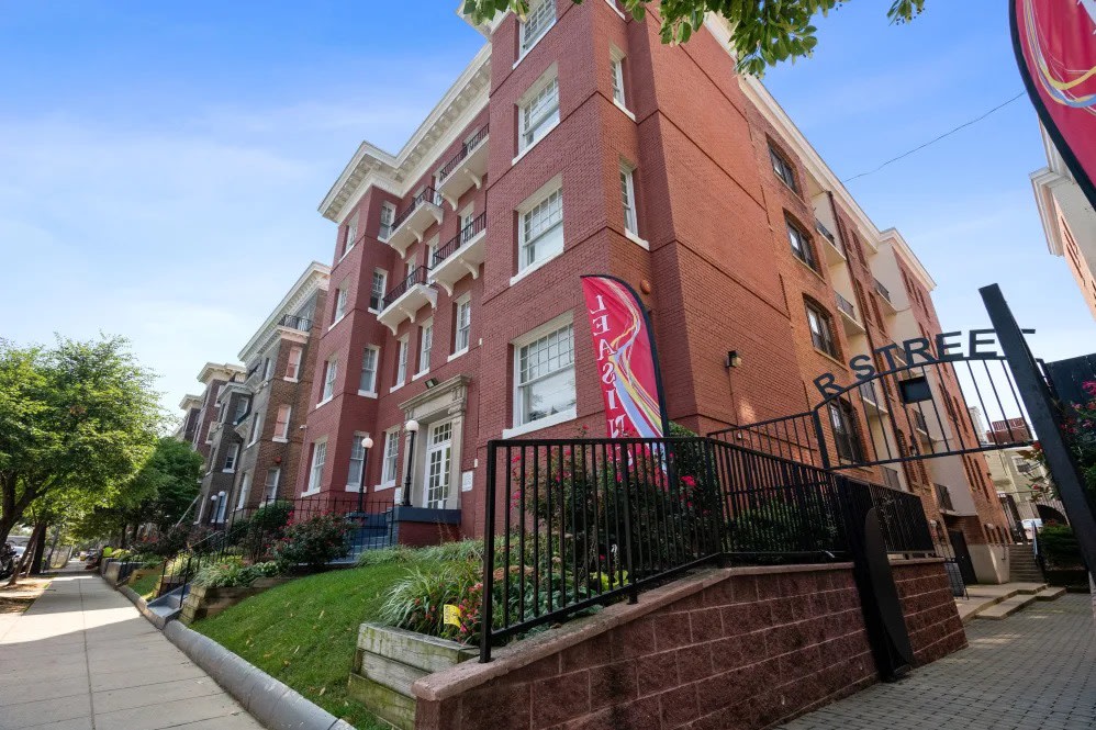 R Street Apartments Image 13