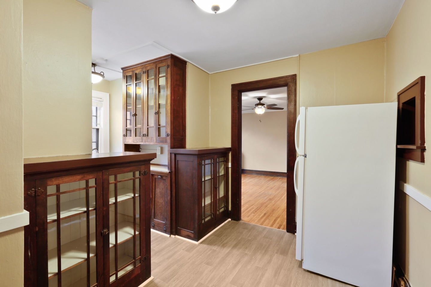 1598 Charles Avenue Image 11