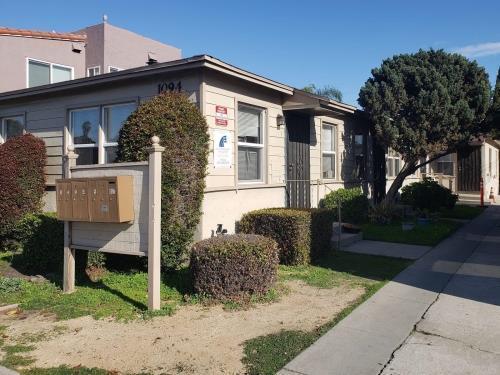 1094 Cherry Ave Image 31