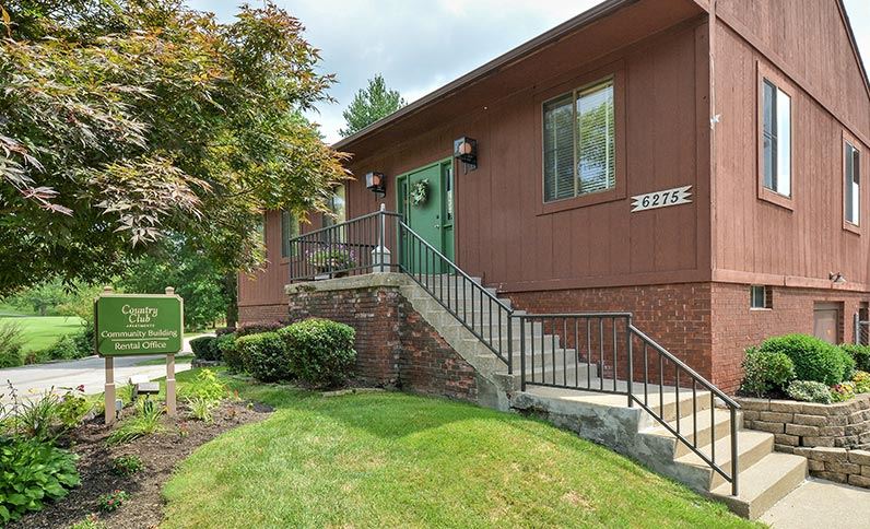 Country Club Apartments Image 2