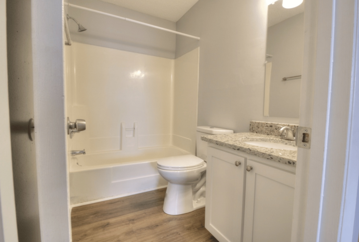 Aura Apartments Image 4