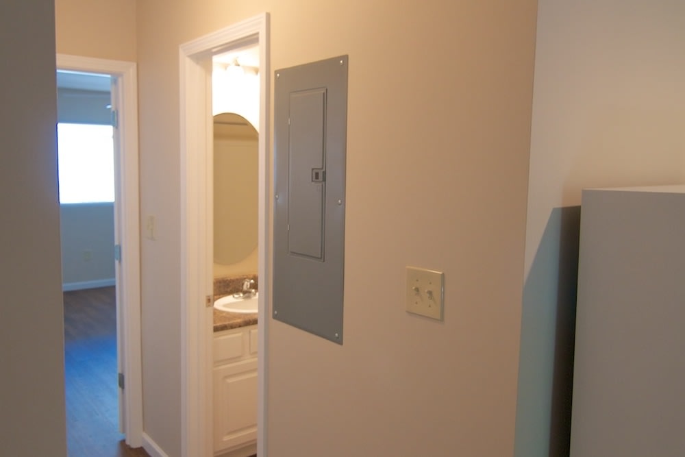 Highland Court Image 1