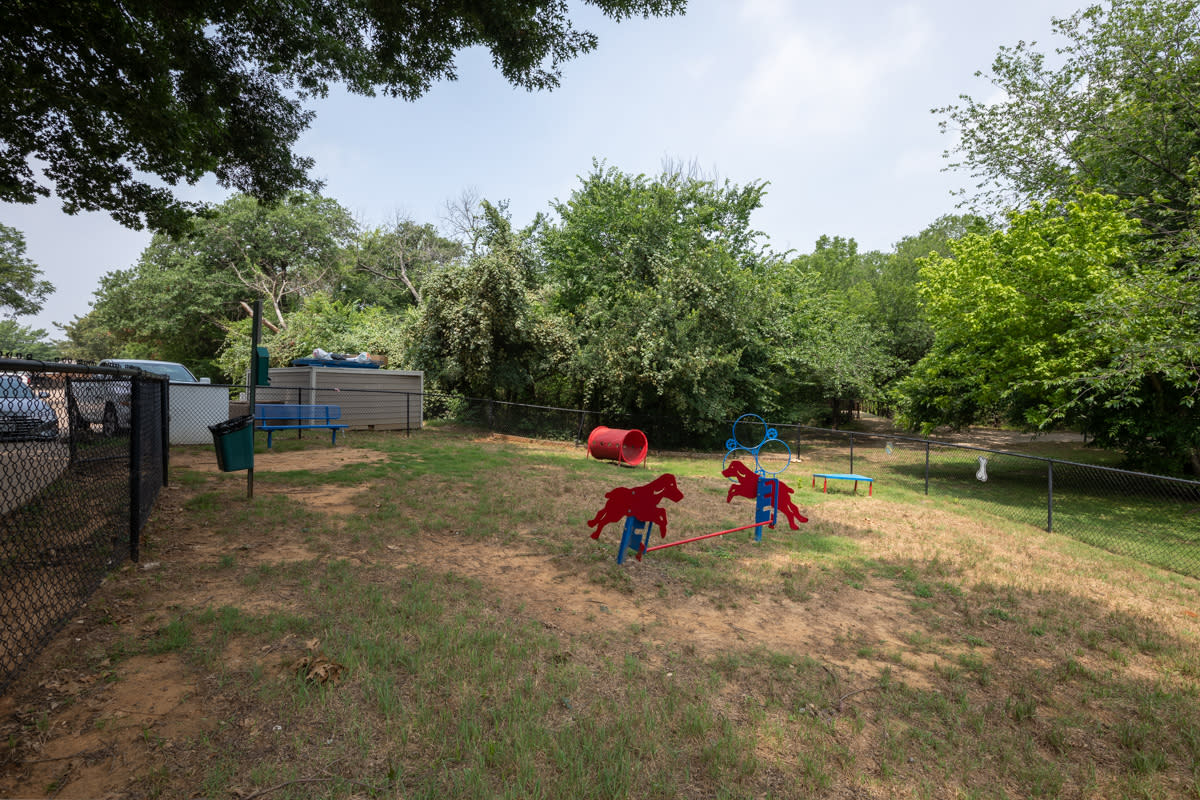 Village Green of Bear Creek Apartments Image 36
