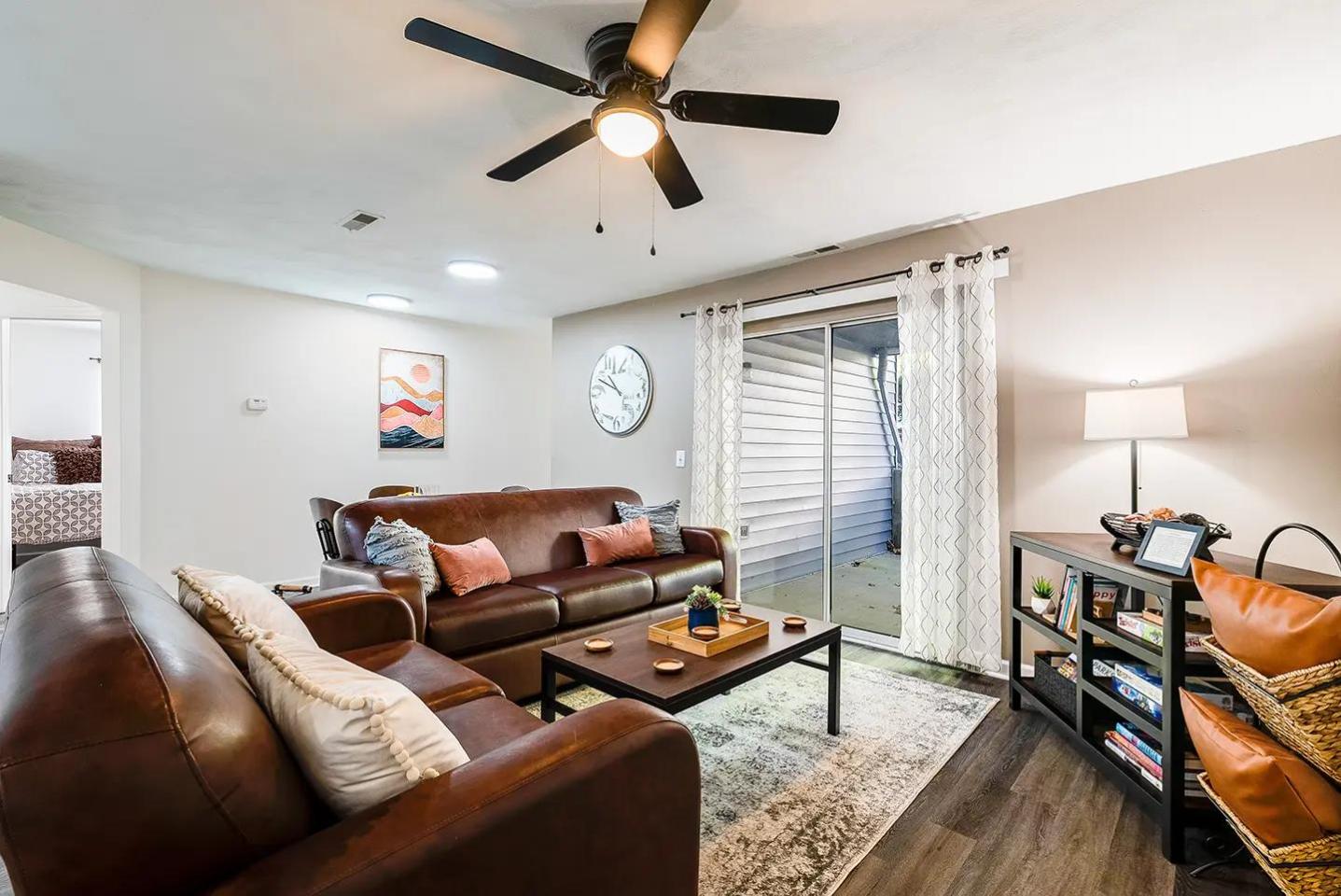 Student Housing - The Hills Northview Apartments Image 4