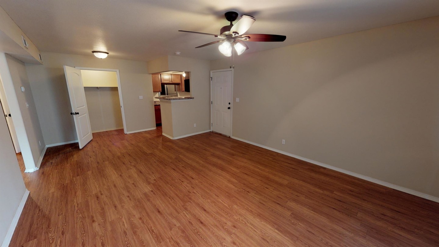 Metro Plex Apartments Image 10