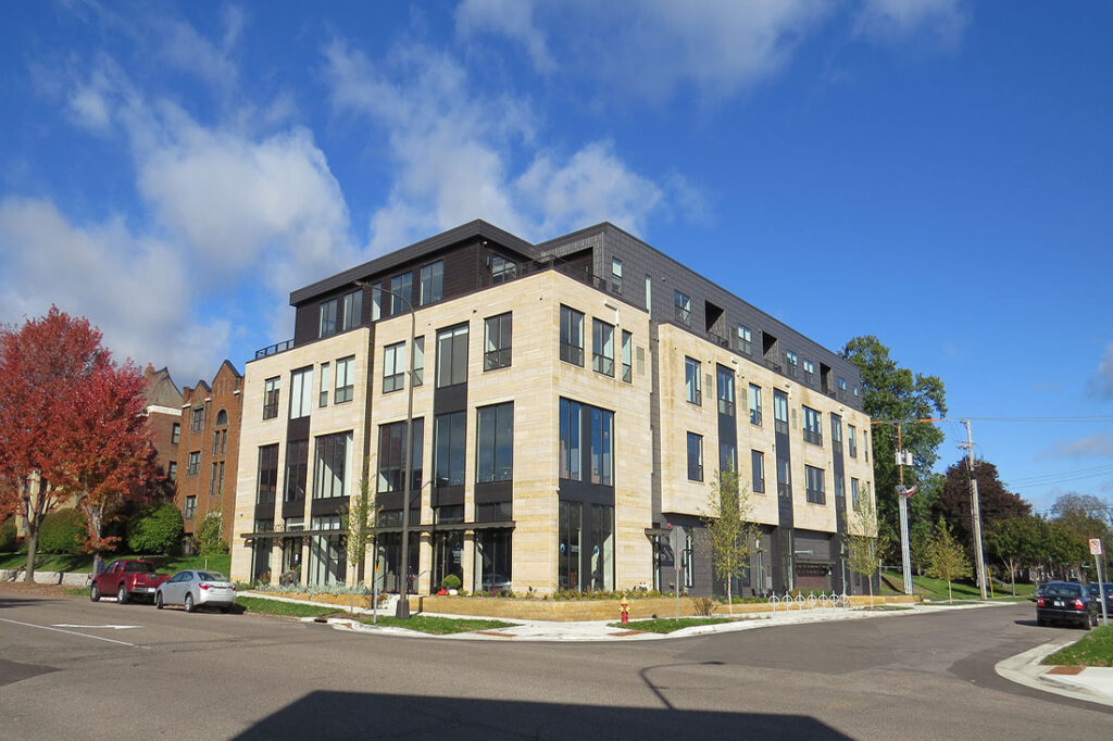 Grand & Syndicate Apartments Image 13