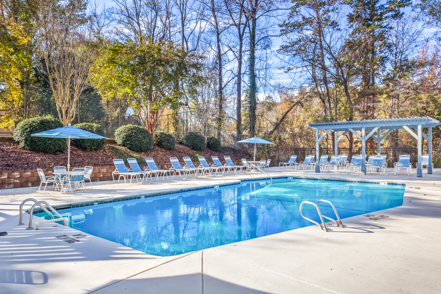 Edgewater Village Apartments Image 8