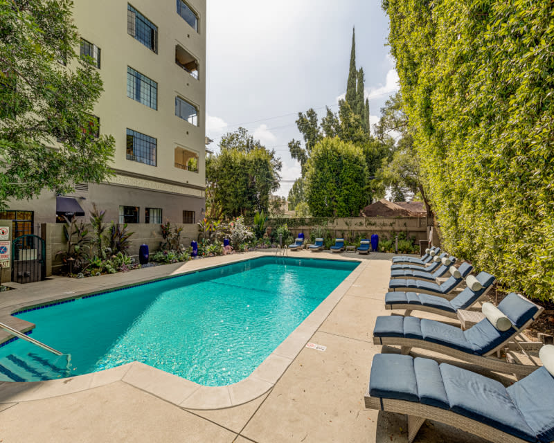 Hermoyne Apartments Image 5