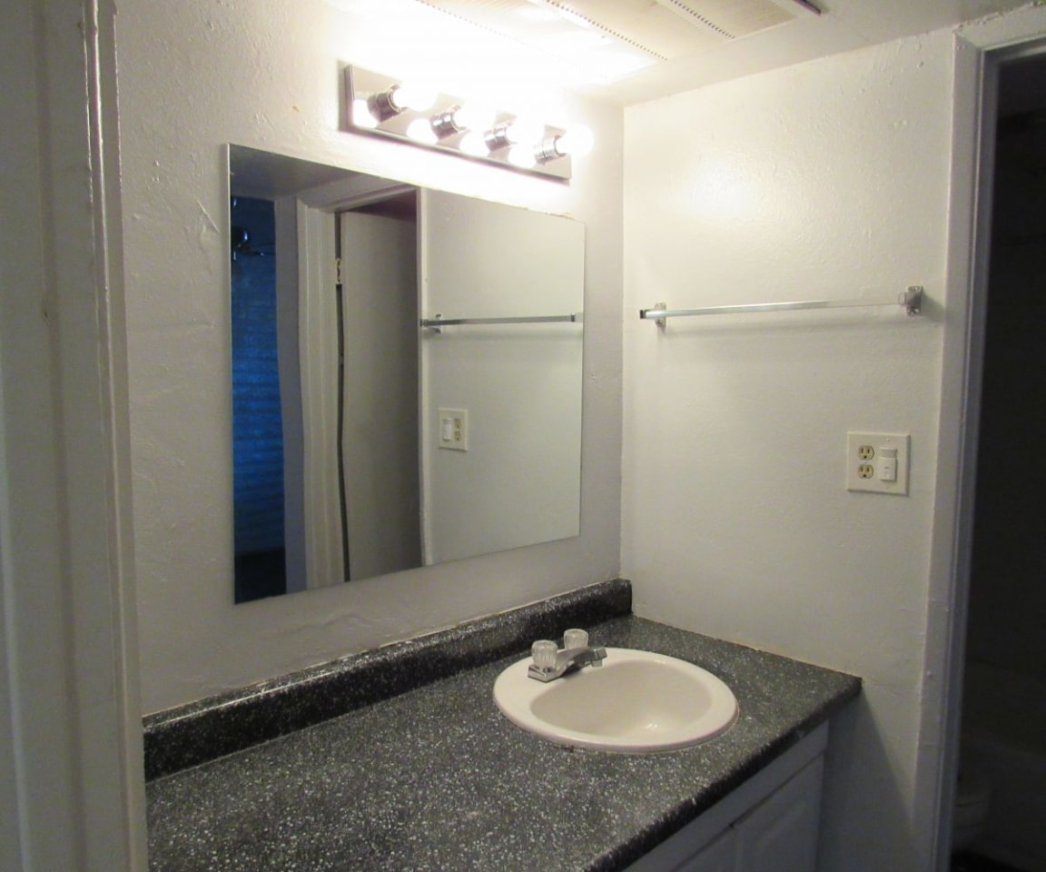 Brook View Apartments Image 6