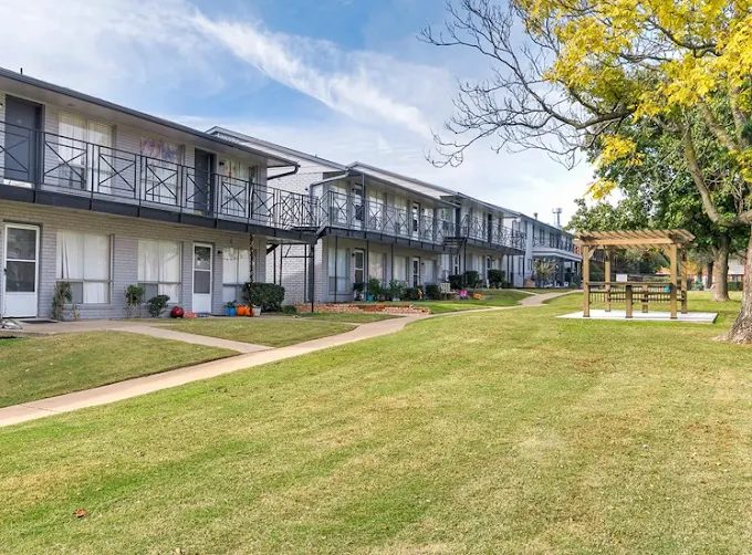 Meridian Mansions Image 9