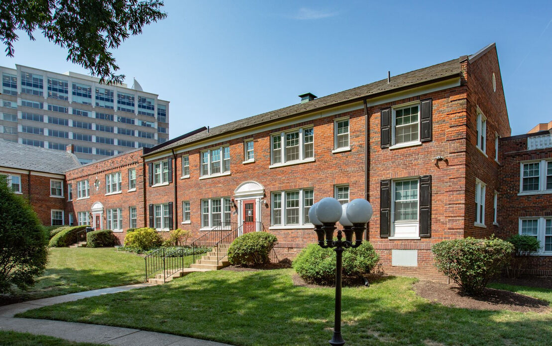 Colonial Village Apartments Image 46