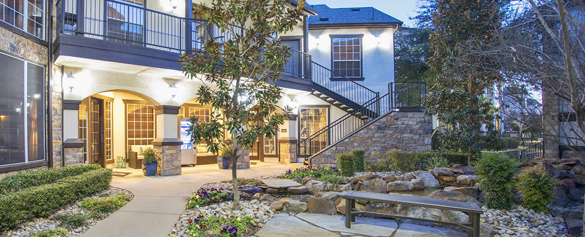 Vail Village Apartments Image 19