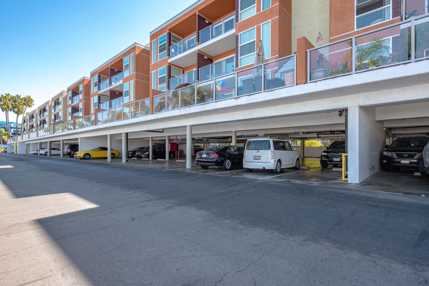 Harborside Marina Bay Image 16