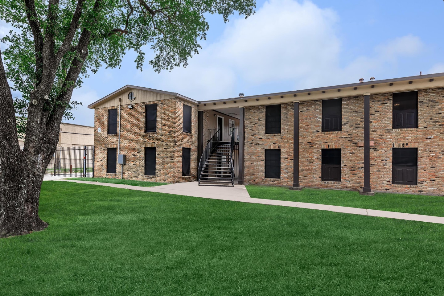 Broadway Park Apartments Image 14