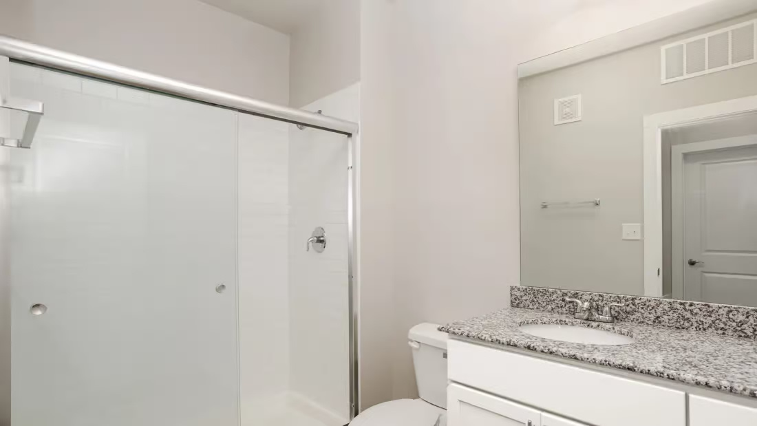 The Pointe at Five Oaks Apartments Image 4