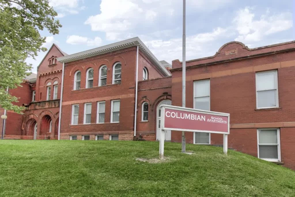 Columbian School Image 12