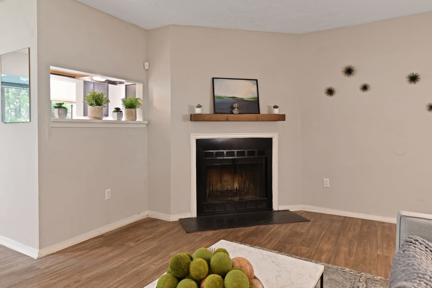 300 Riverside Image 9