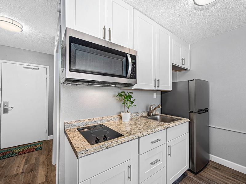 The Incline Apartments and Studios Image 6
